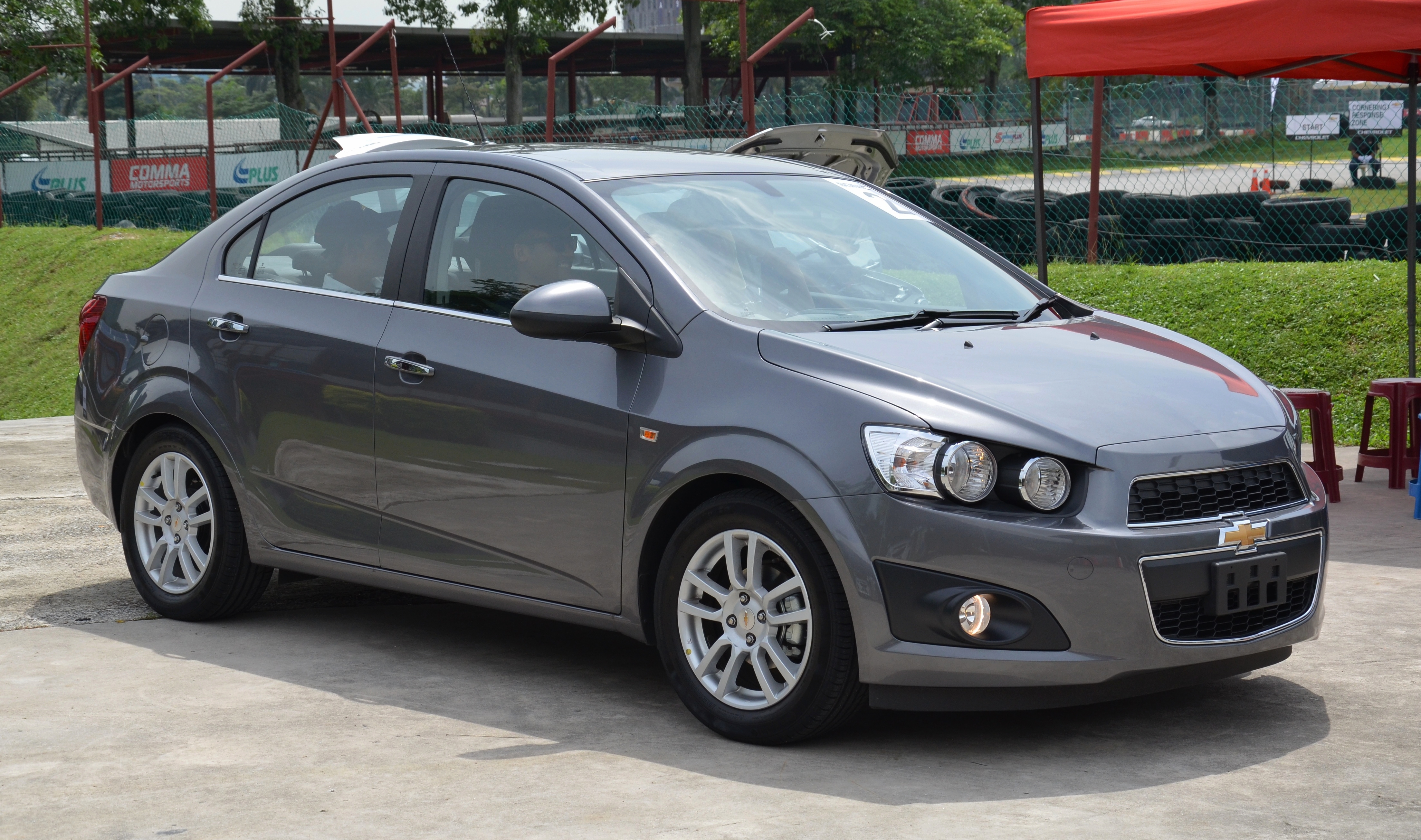 Chevrolet Aveo Hatchback 5d accessories specifications