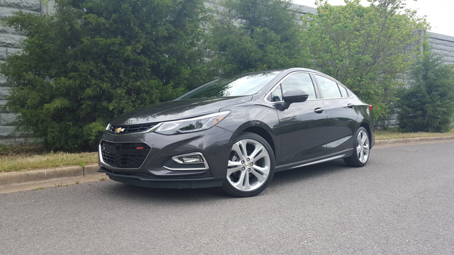 Chevrolet Cruze Photos and Specs. Photo: Chevrolet Cruze mod model and ...