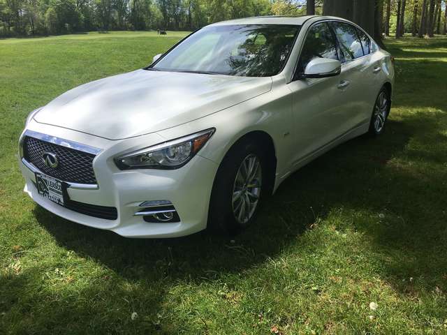 Infiniti Q50 accessories specifications
