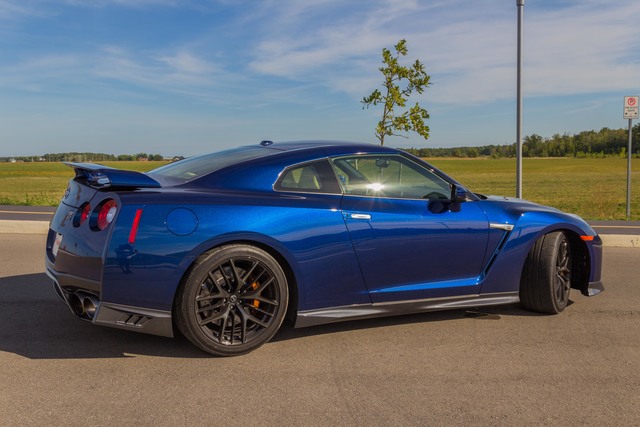 Nissan GT-R hd specifications