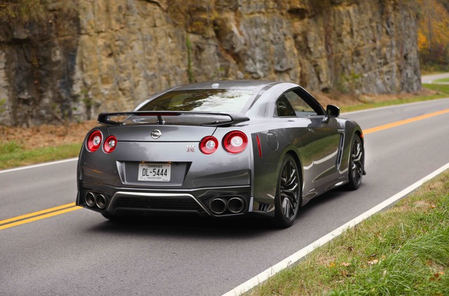 Nissan GT-R modern restyling