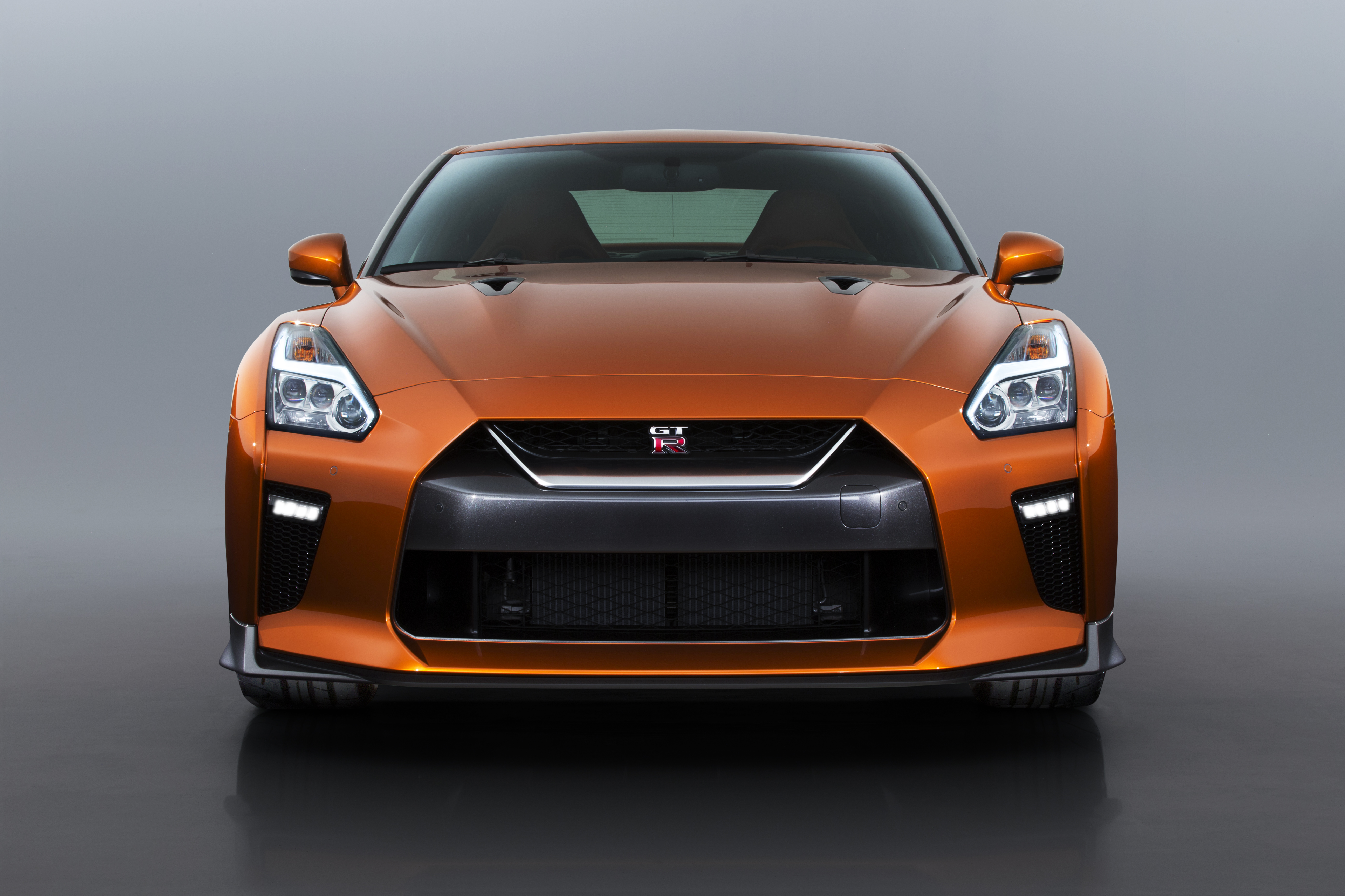 Nissan GT-R accessories specifications