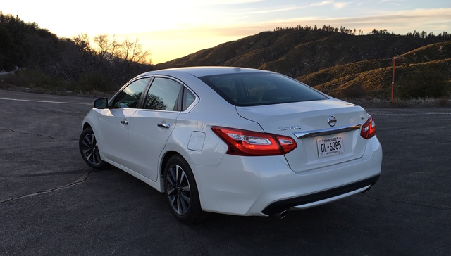 Nissan Altima accessories specifications Nissan Altima reviews photo