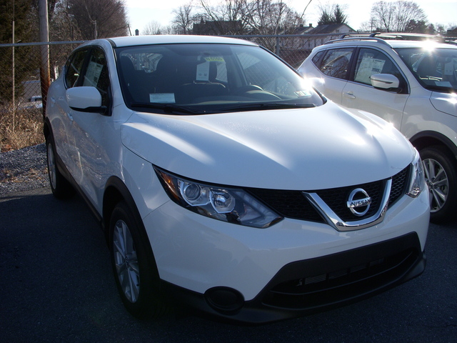 Nissan Rogue Sport exterior big