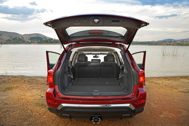 Nissan Pathfinder auto show