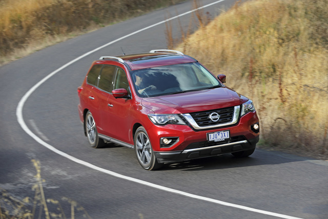 Nissan Pathfinder suv photo