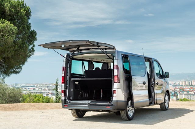 Nissan NV300 Kombi interior restyling