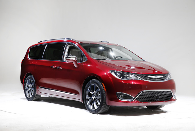 Chrysler Pacifica exterior photo