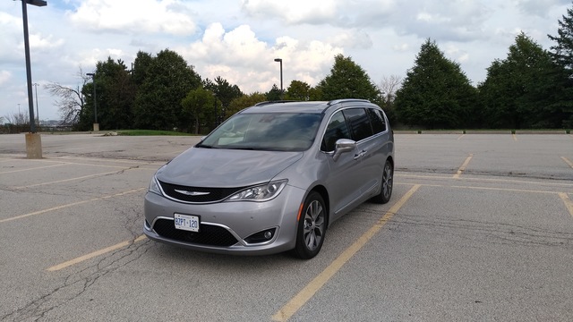 Chrysler Pacifica modern model