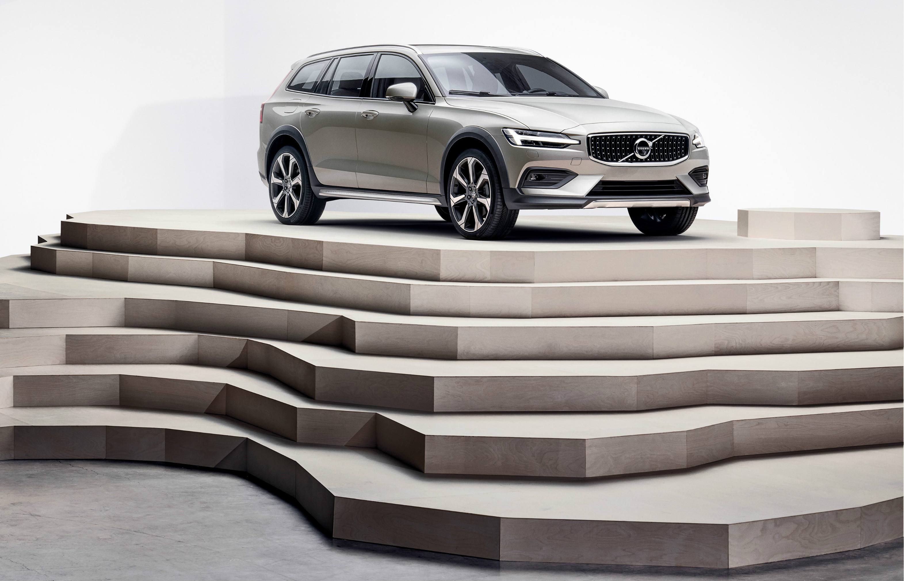 Volvo V60 Cross Country exterior specifications