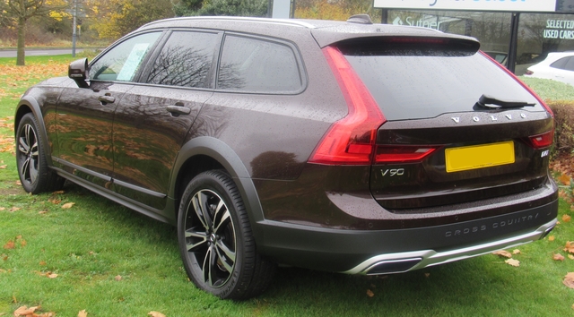 Volvo V90 Cross Country accessories 2016 Volvo V90 Cross Country exterior model