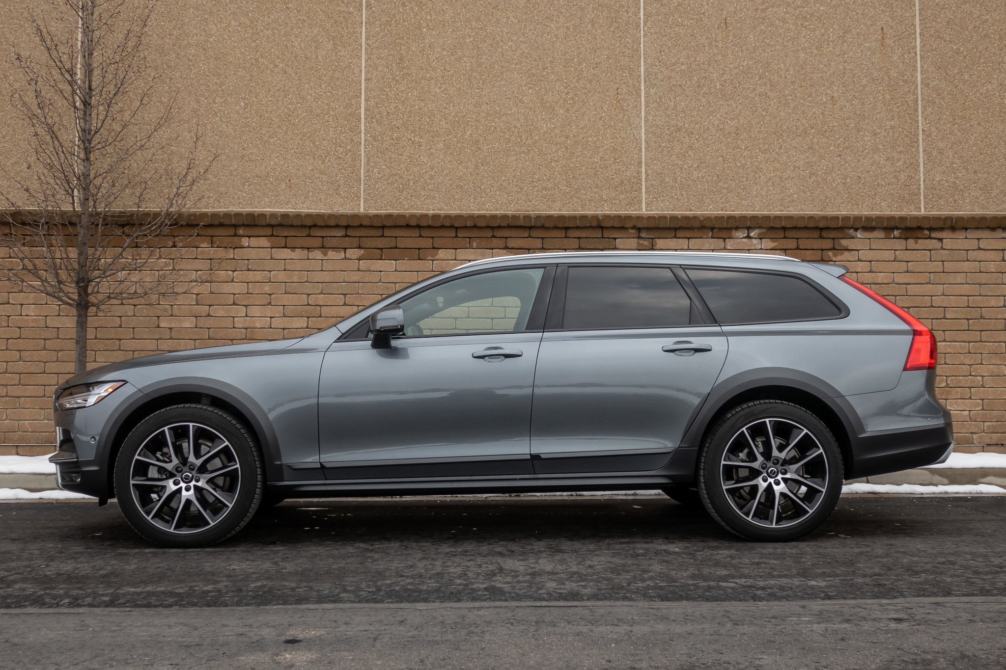 Volvo V90 Cross Country reviews restyling