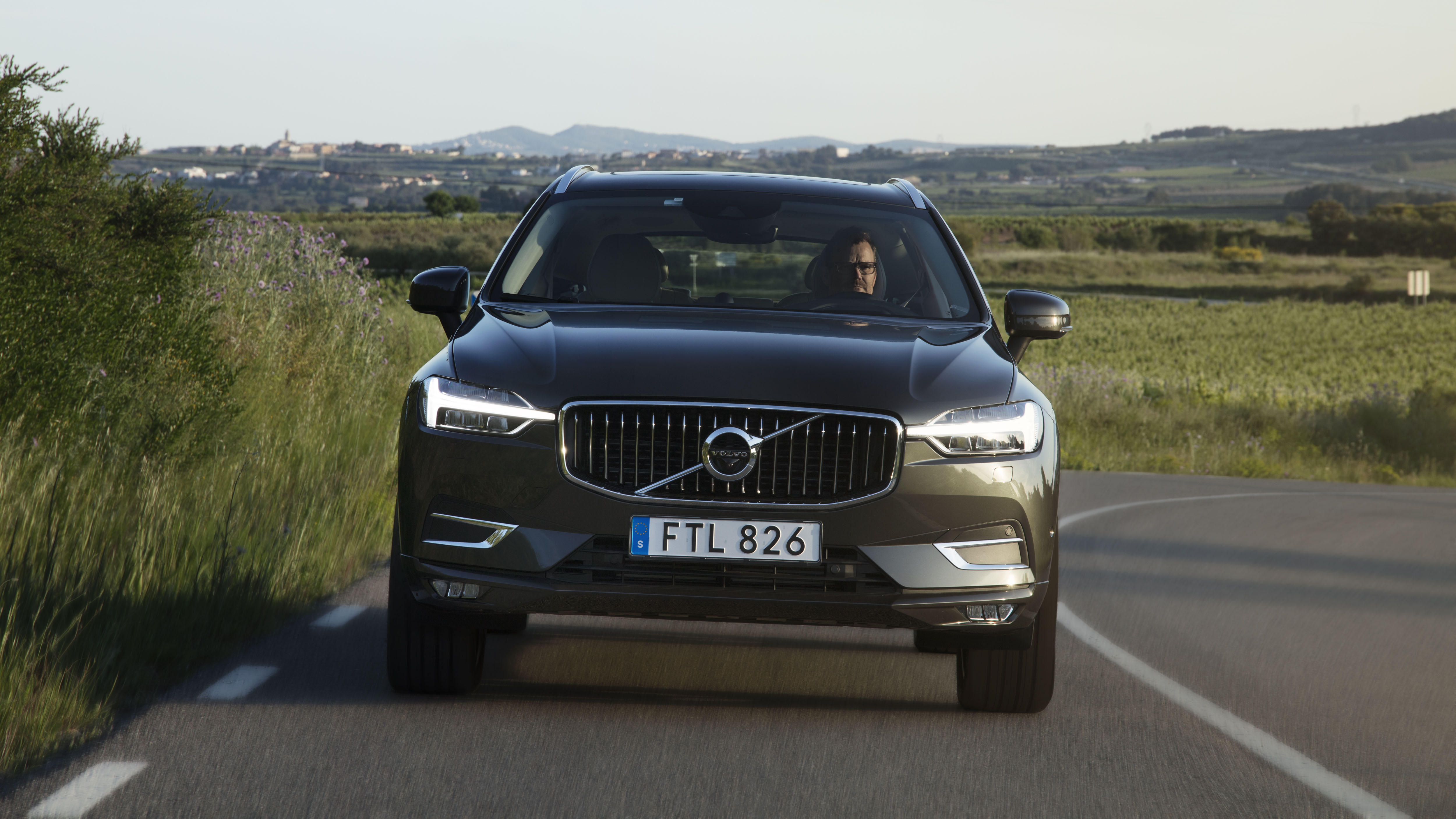 Volvo XC60 interior photo