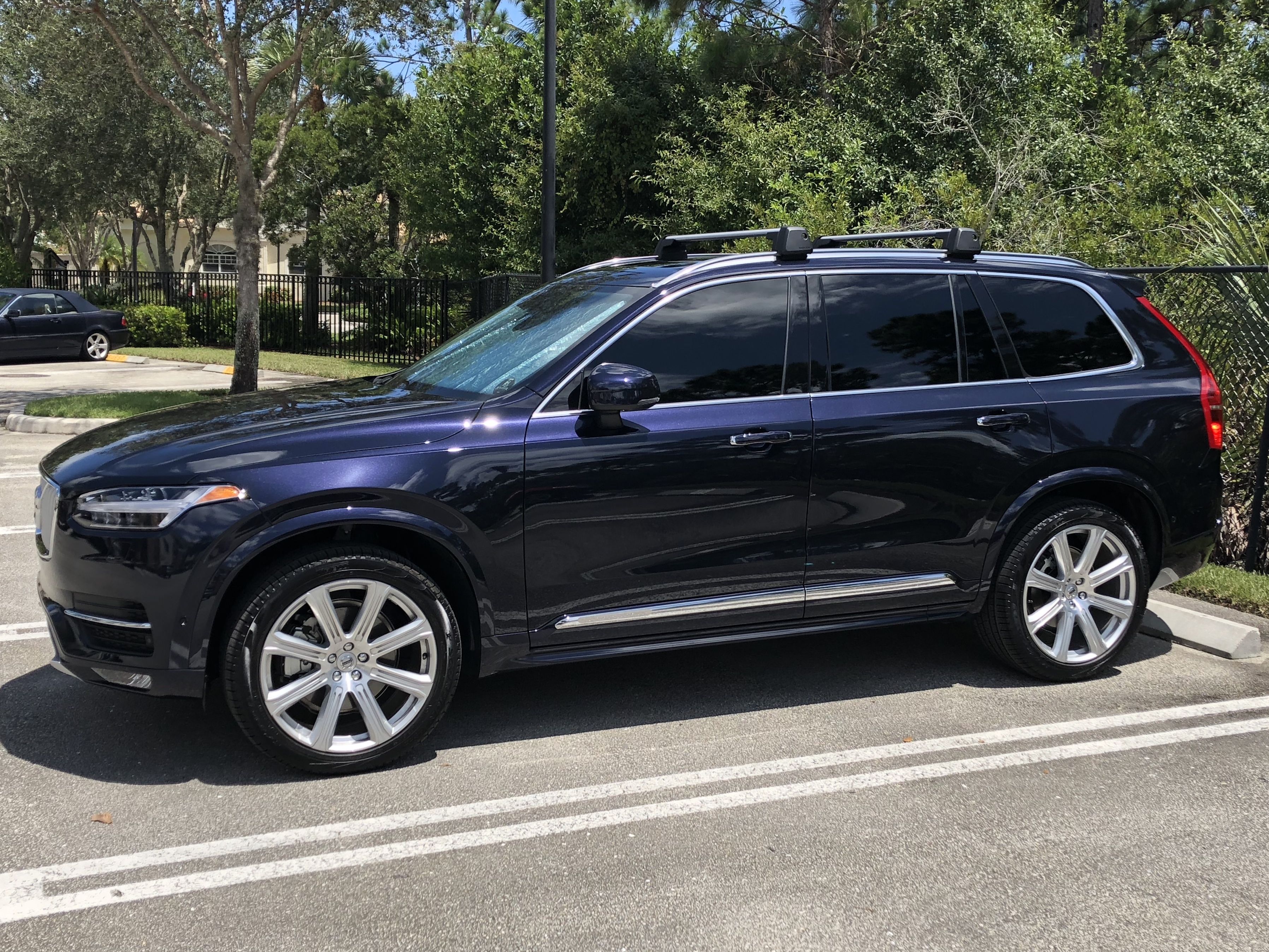 Volvo XC90 accessories specifications