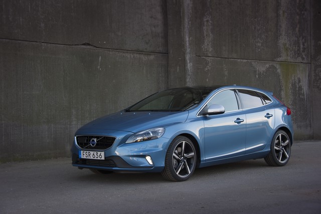 Volvo V40 4k big