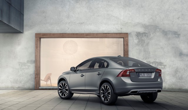 Volvo V40 Cross Country hatchback 2016 Volvo V40 Cross Country hatchback photo