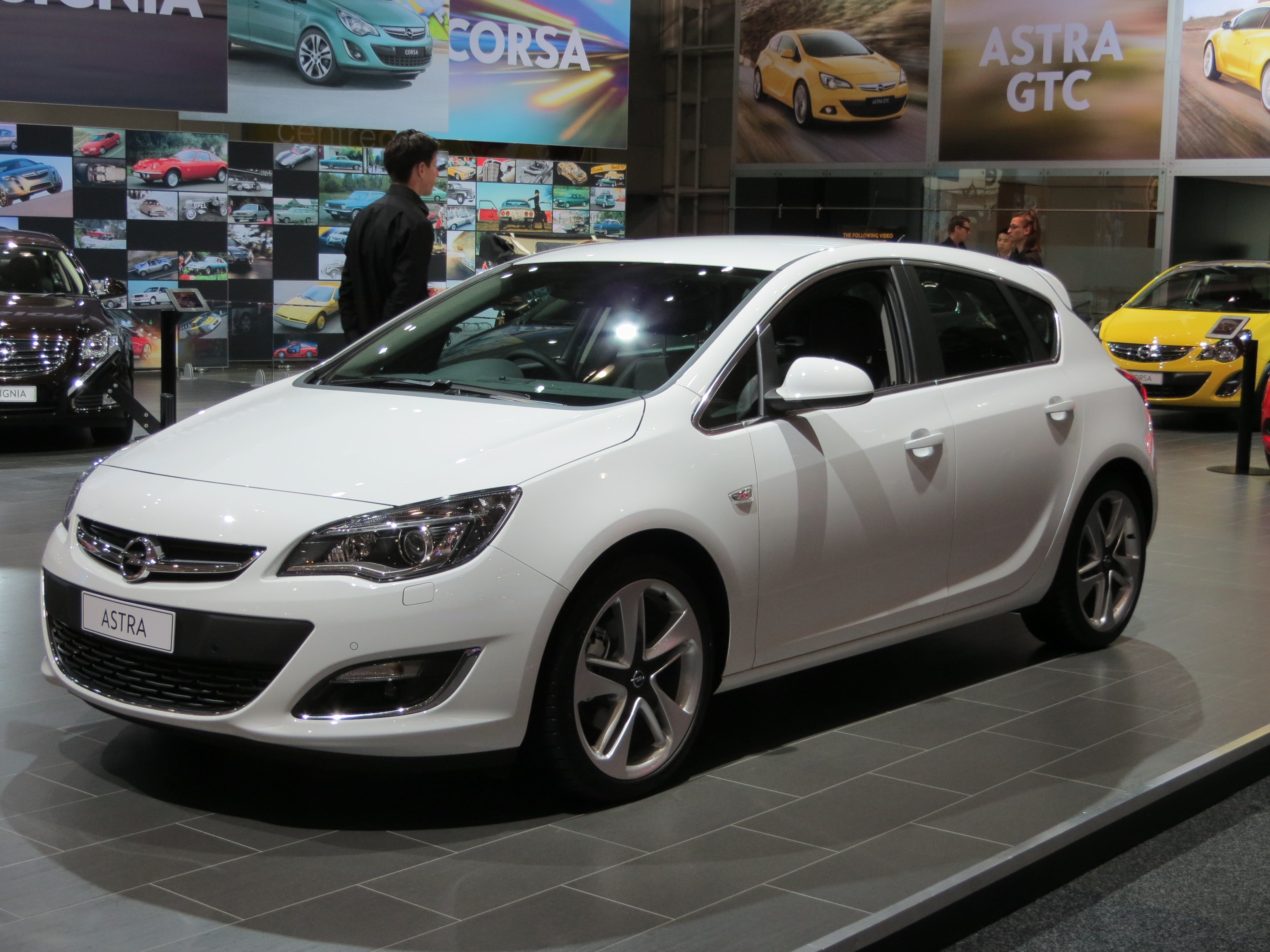 Opel Astra Hatchback best specifications