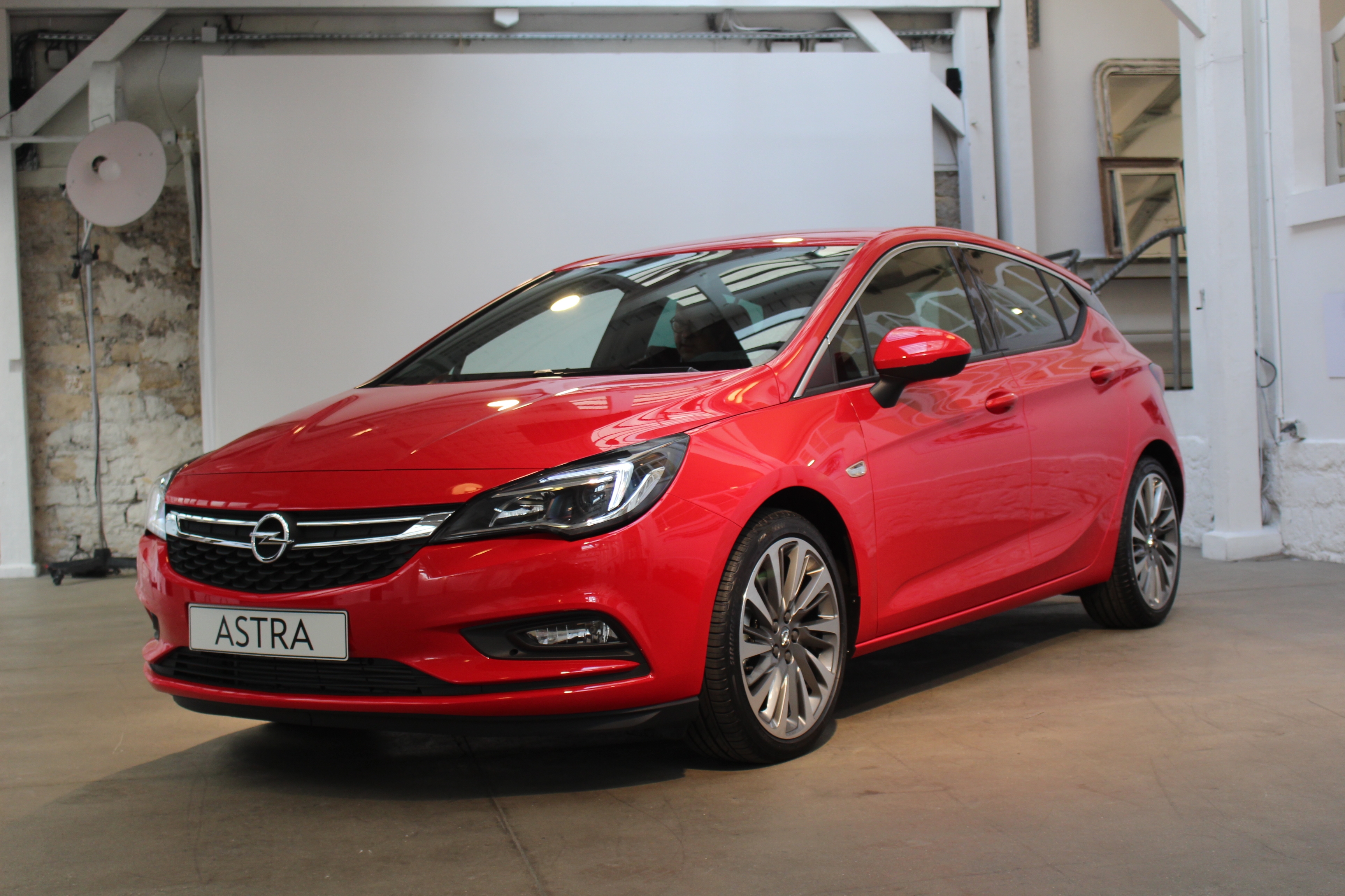 Opel Astra Hatchback interior specifications