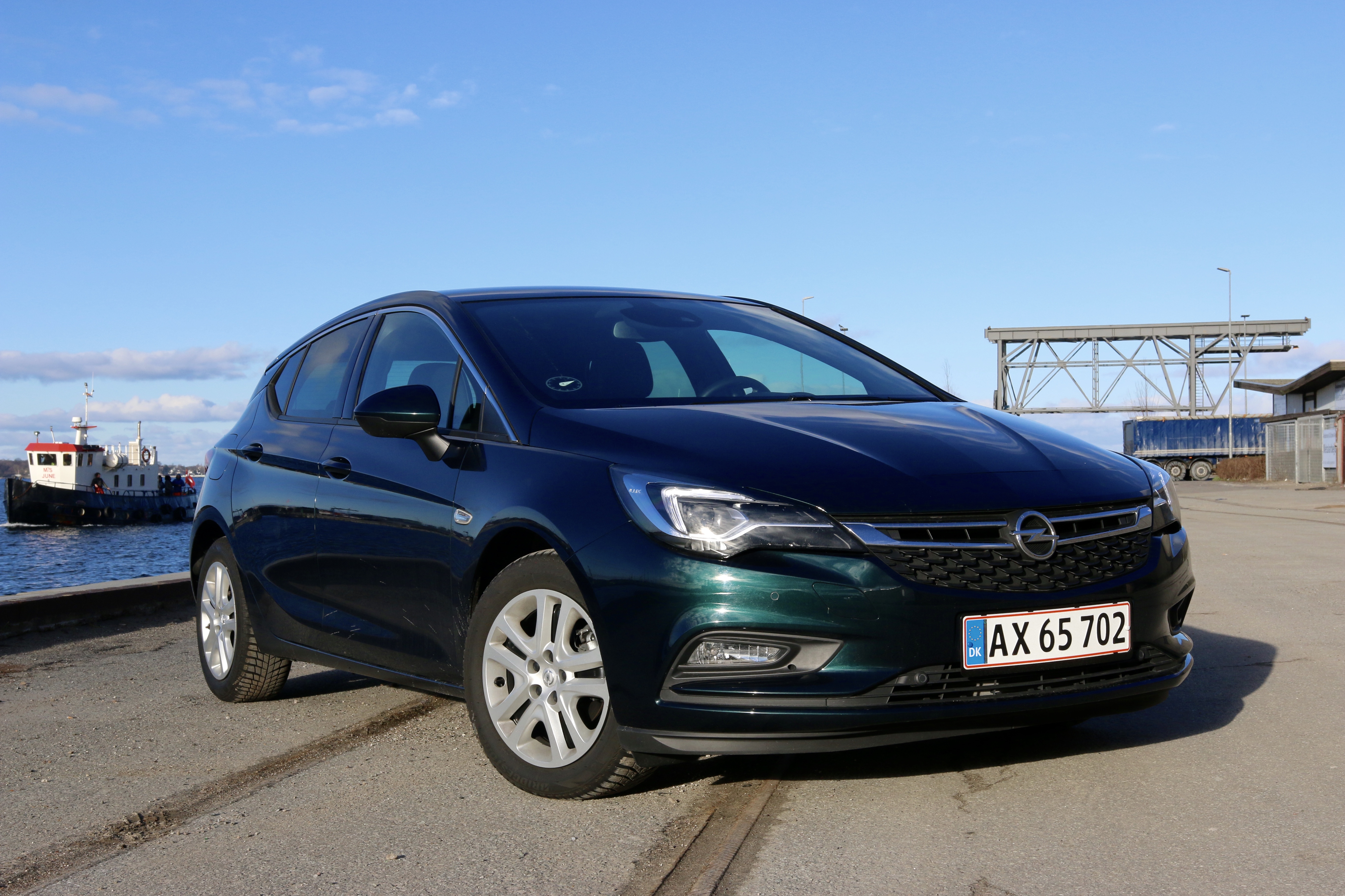 Opel Astra Hatchback exterior 2019