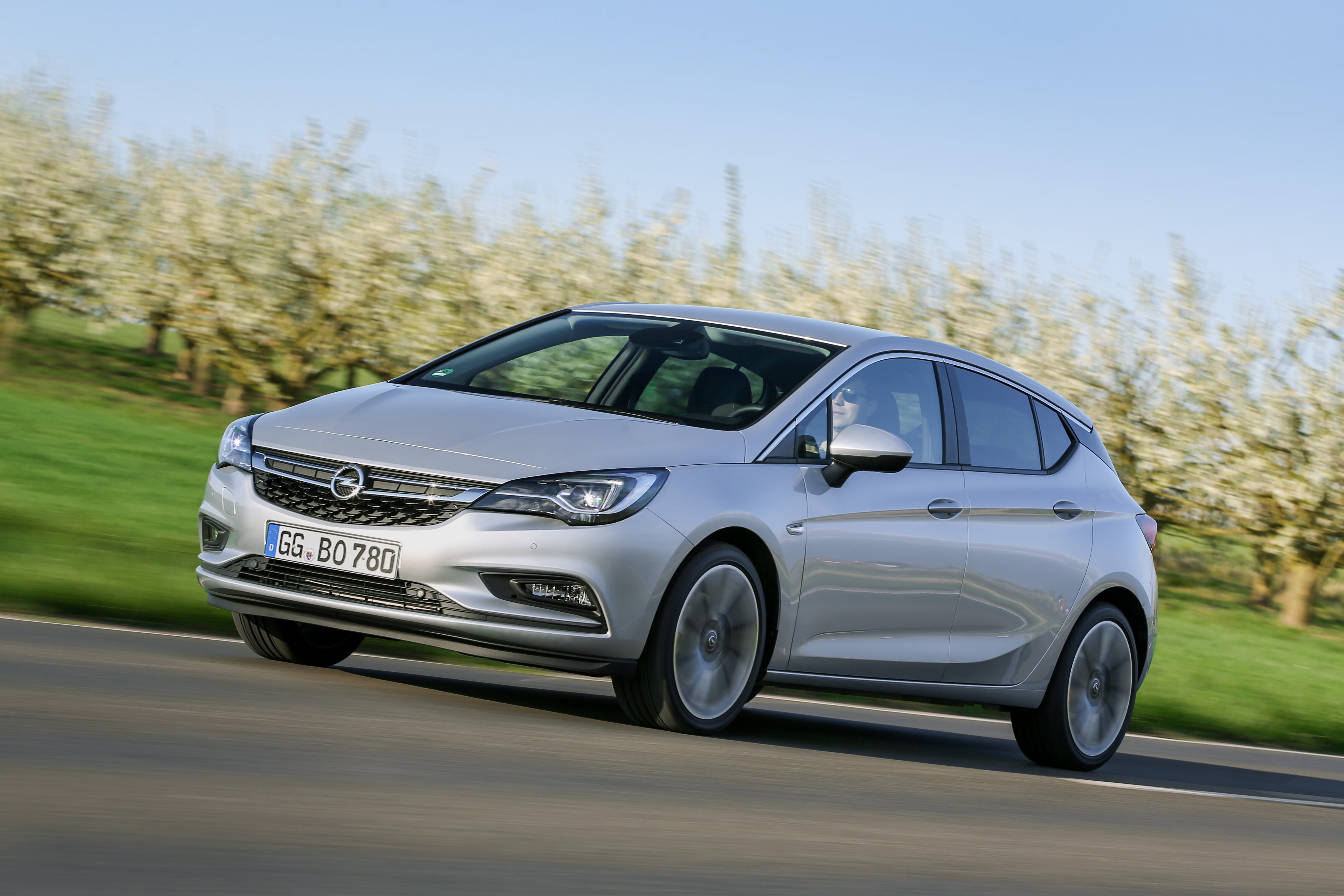 Opel Astra Hatchback accessories restyling