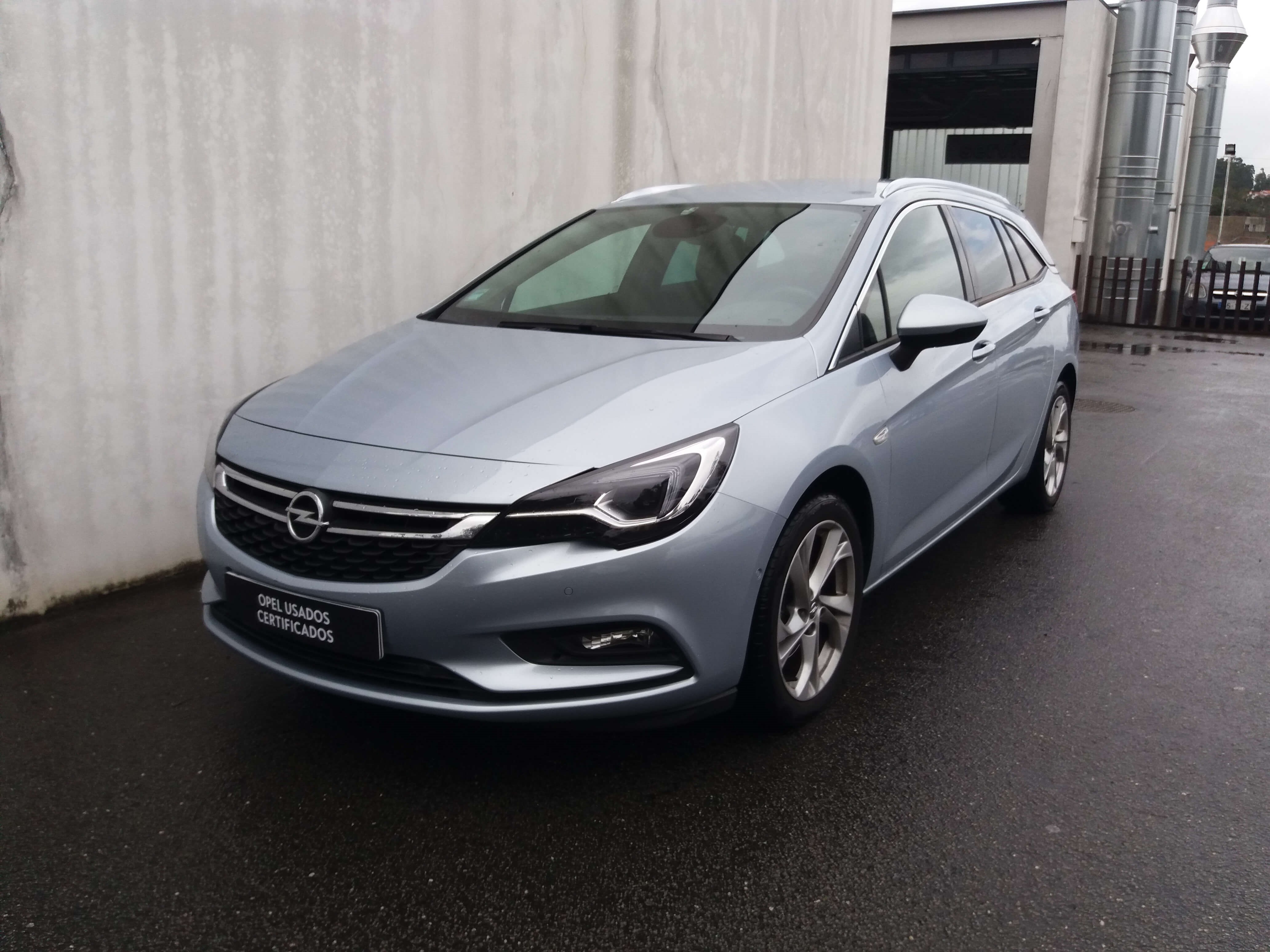 Opel Astra Sports Tourer modern specifications