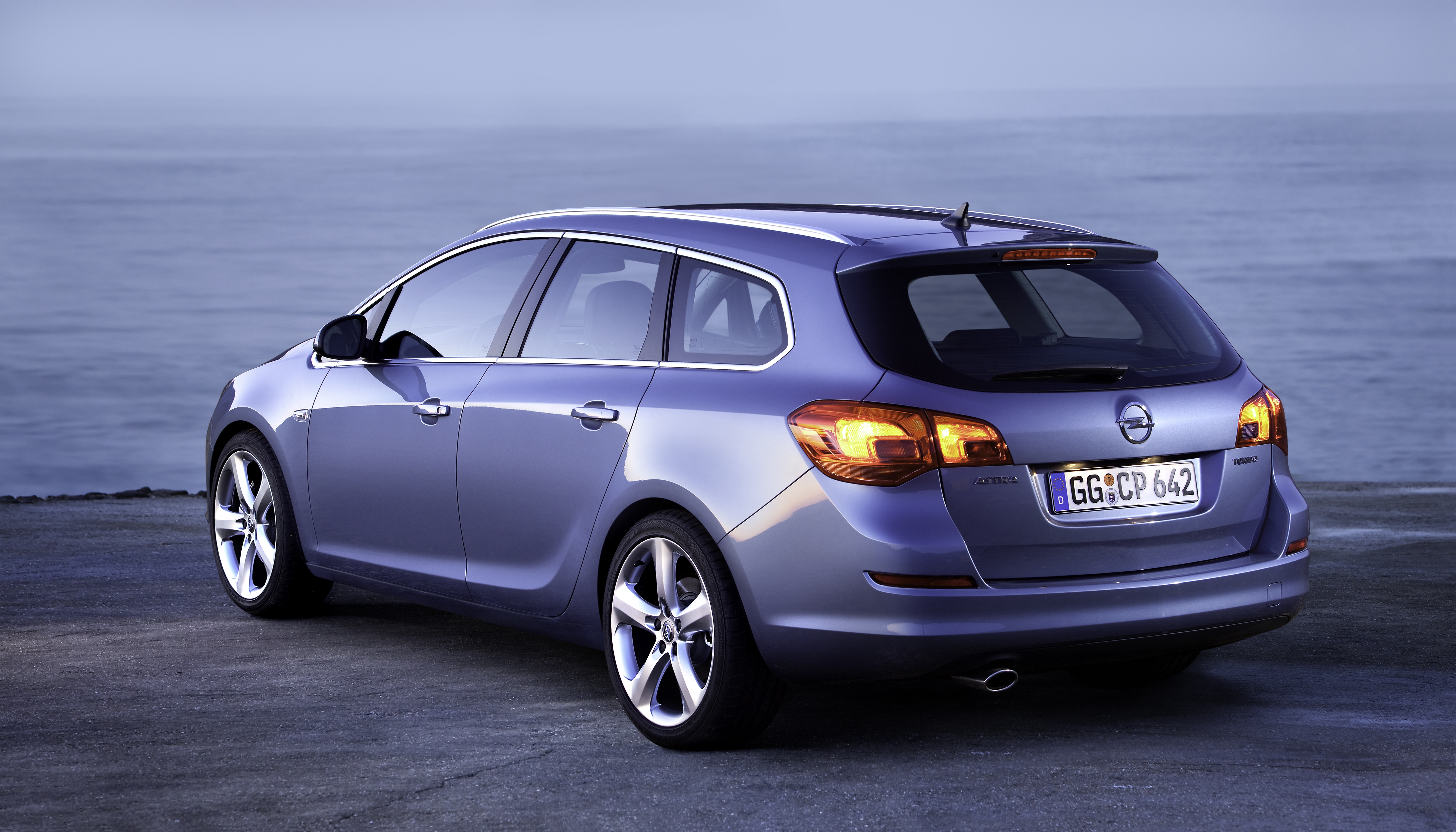 Opel Astra Sports Tourer exterior specifications