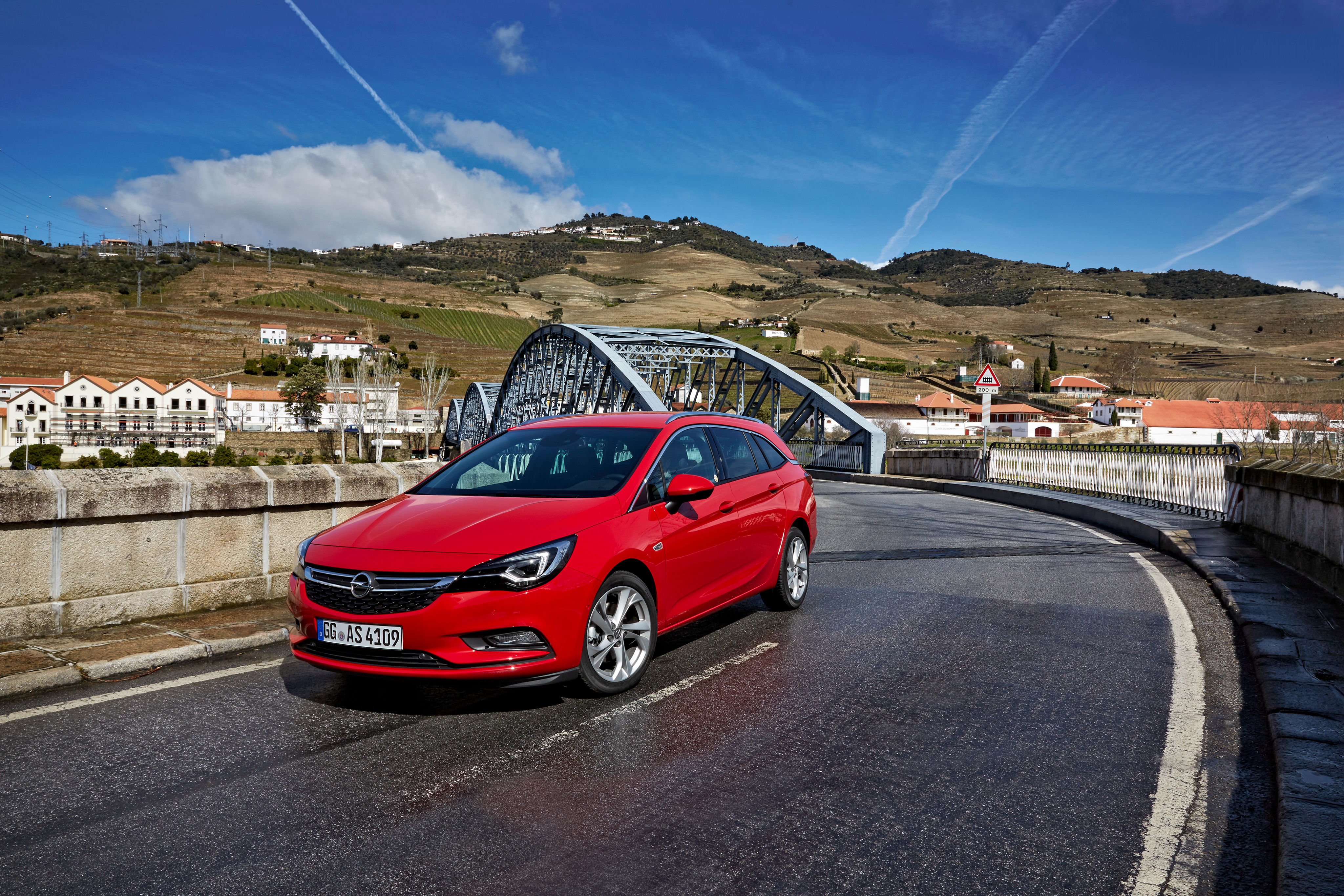 Opel Astra Sports Tourer mod photo