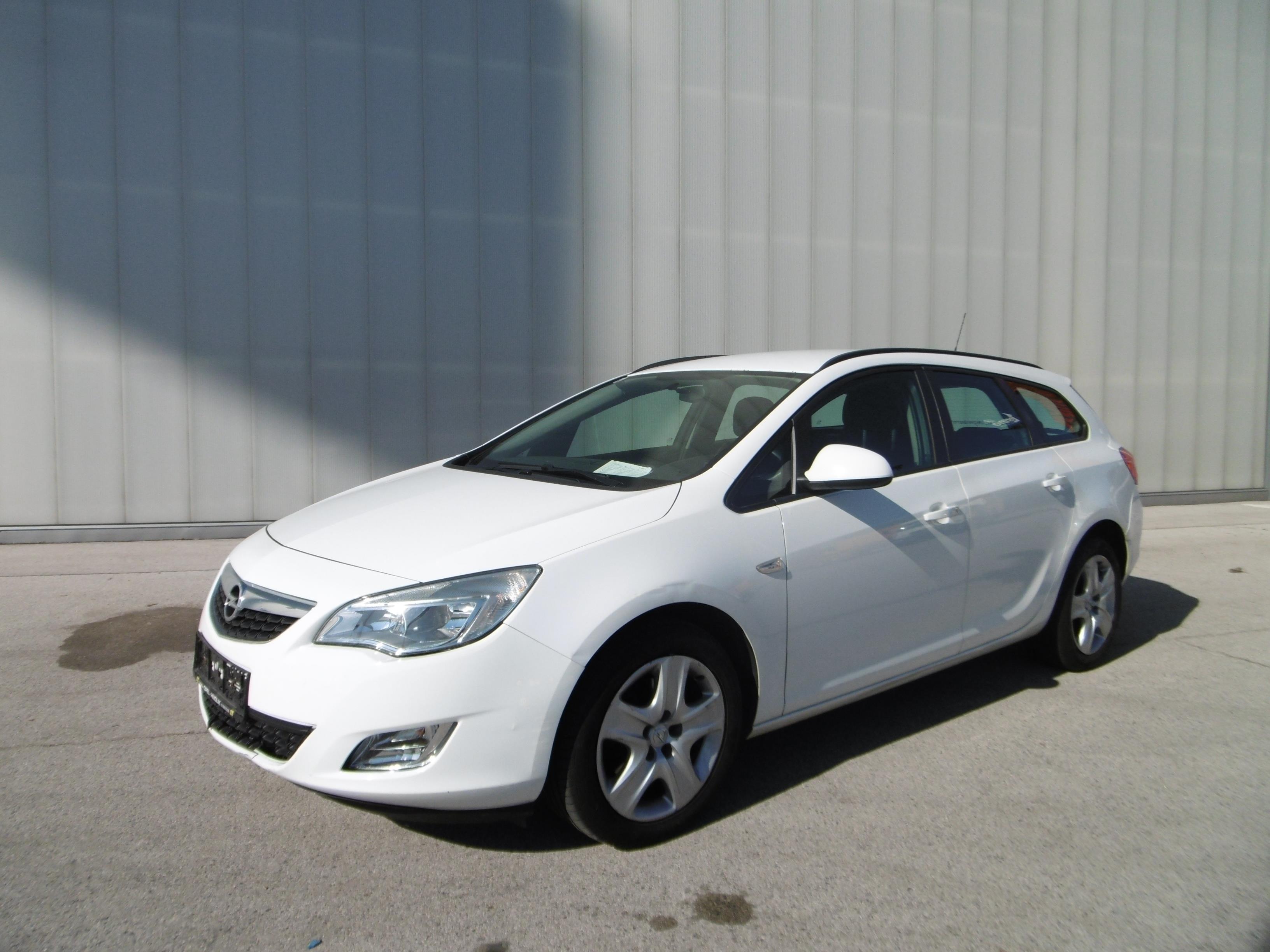 Opel Astra Sports Tourer modern restyling