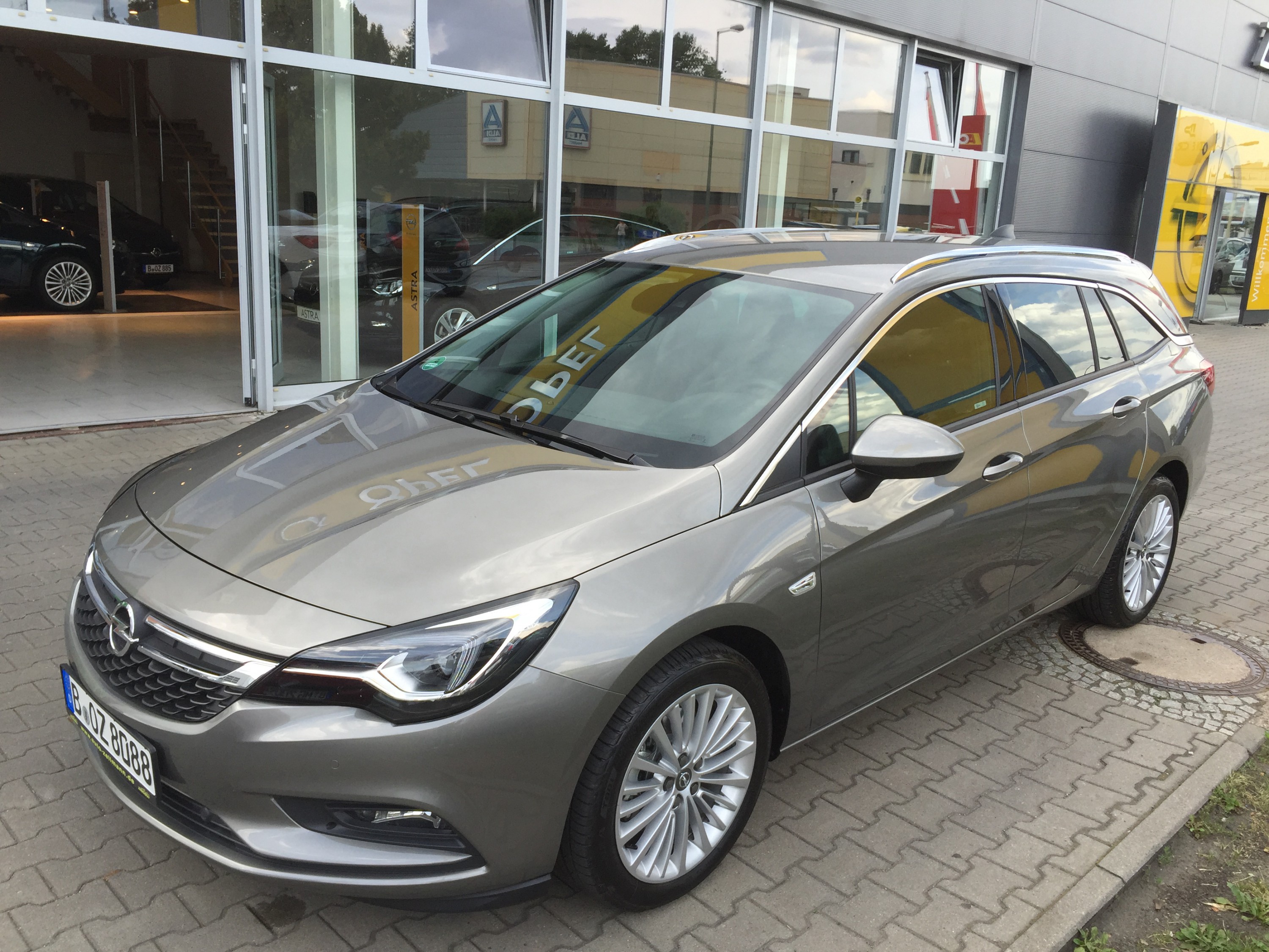 Opel Astra Sports Tourer interior 2019