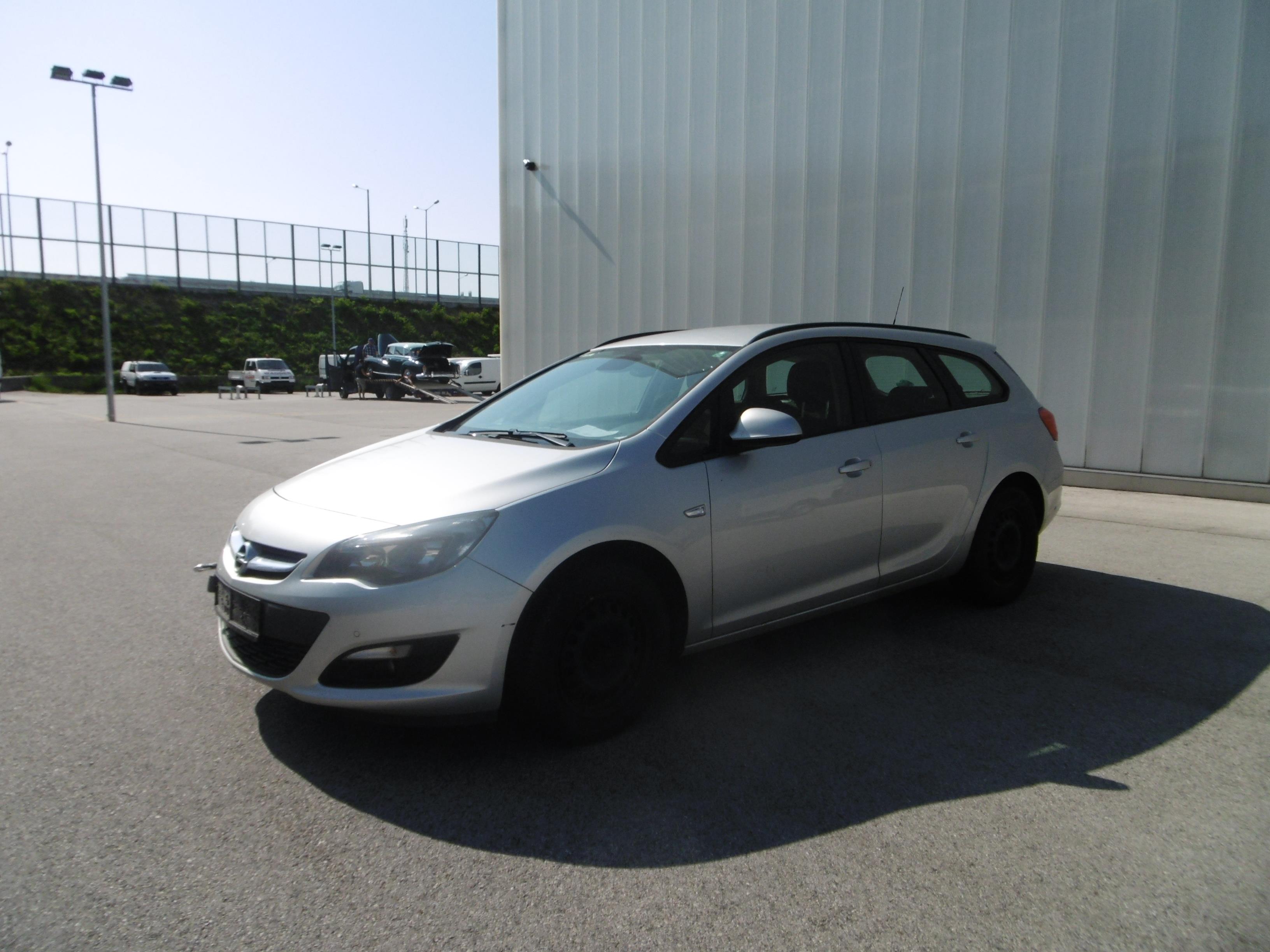 Opel Astra Sports Tourer wagon restyling