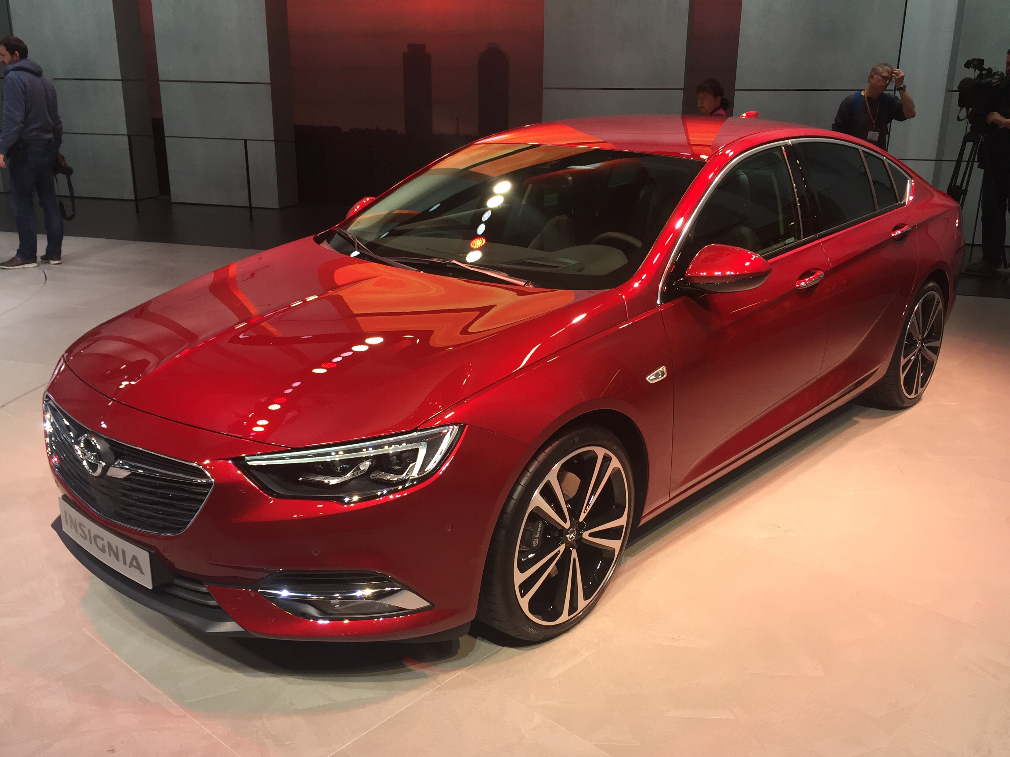Opel Insignia Grand Sport modern specifications