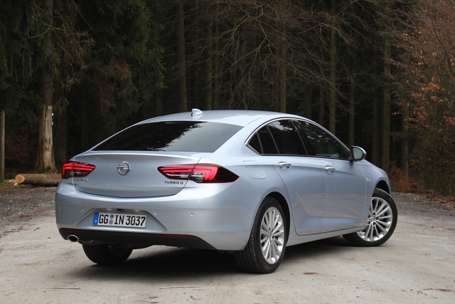 Opel Insignia Grand Sport interior specifications Opel Insignia Grand Sport 4k photo