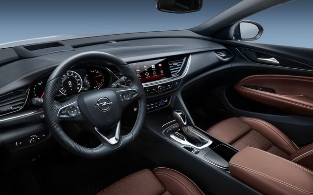 Opel Insignia Grand Sport modern model Opel Insignia Grand Sport interior specifications