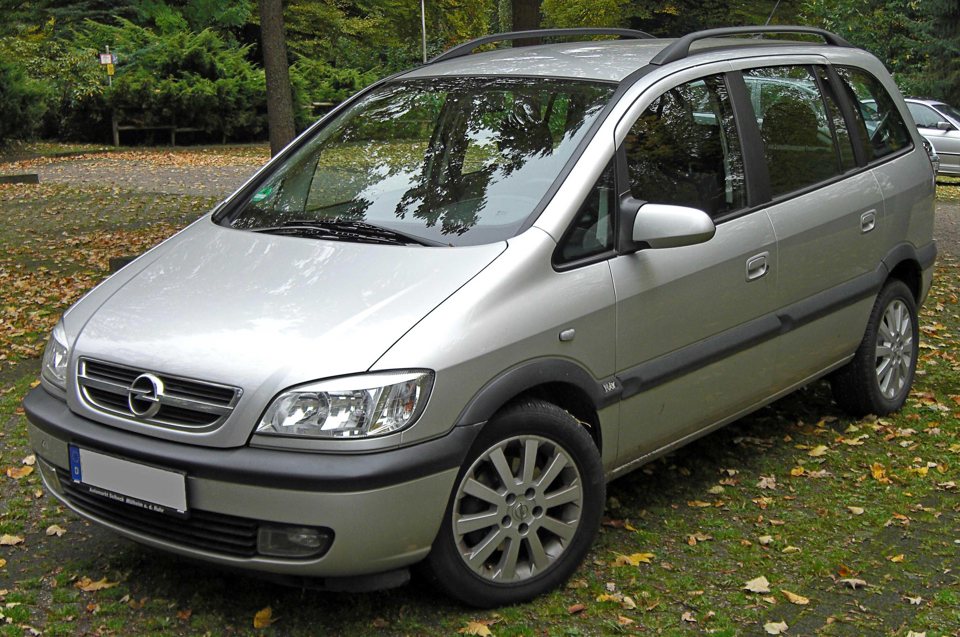 Opel Zafira interior restyling
