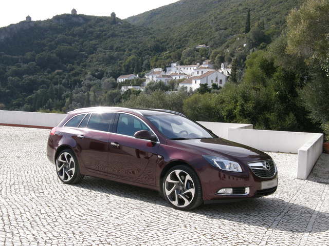 Opel Insignia Sports Tourer wagon restyling Opel Insignia Sports Tourer interior restyling