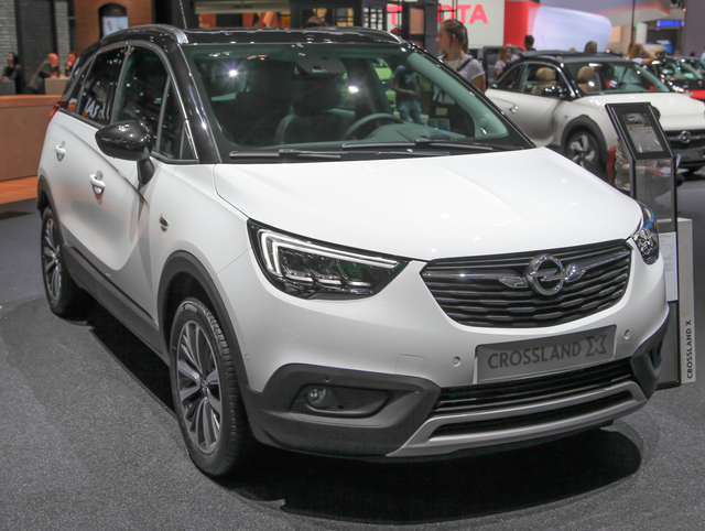 Opel Crossland X 4k photo Opel Crossland X accessories specifications