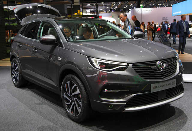 Opel Grandland X modern 2017 Opel Grandland X suv restyling