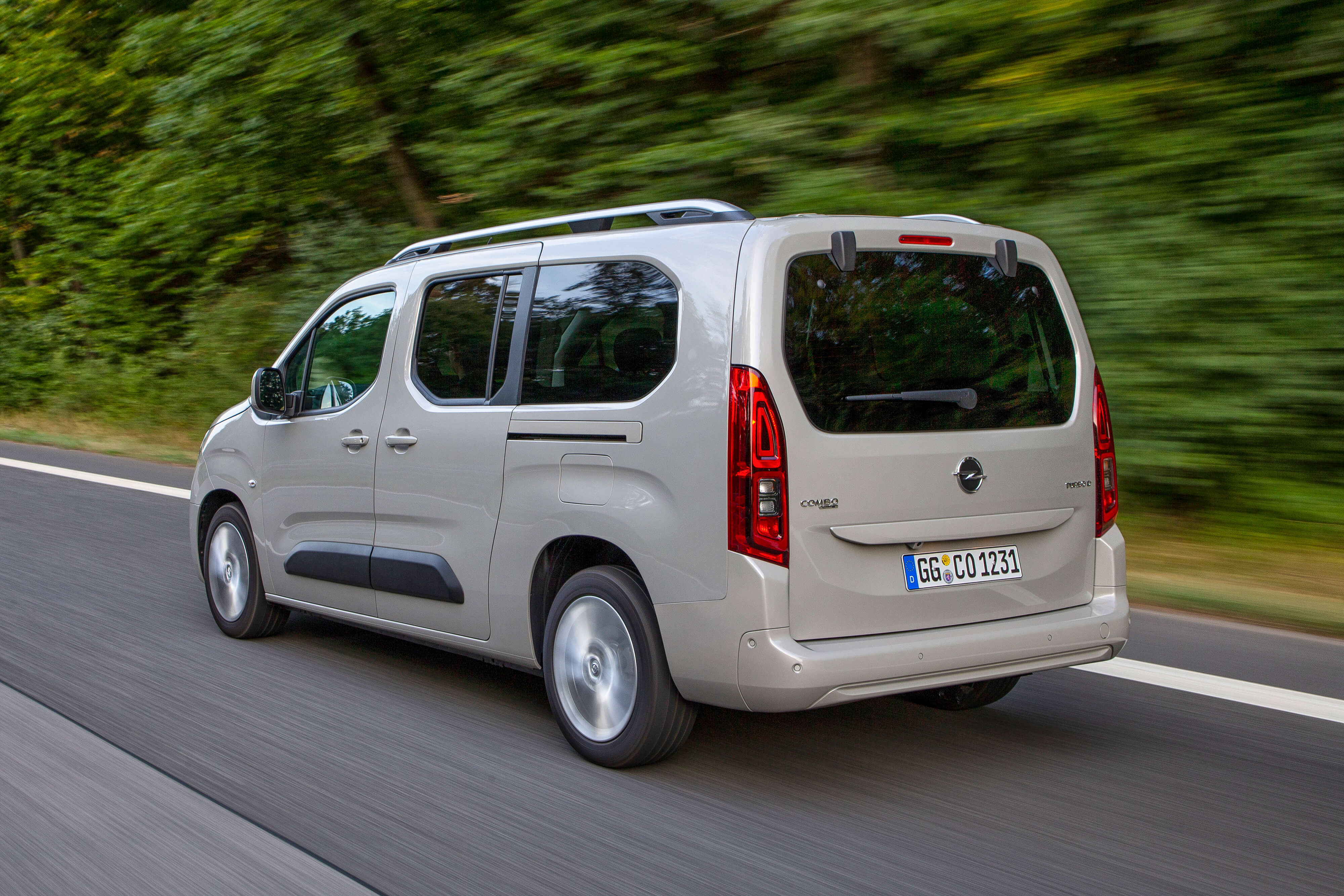 Opel Combo Life interior specifications