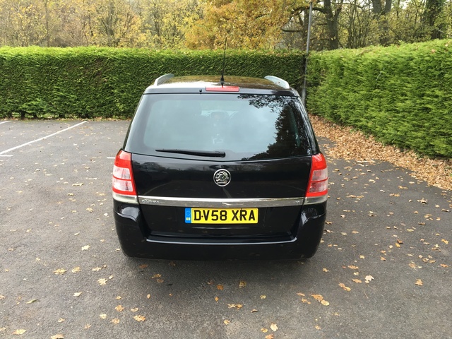 Opel Zafira Life 4k photo Opel Zafira Life 4k 2019
