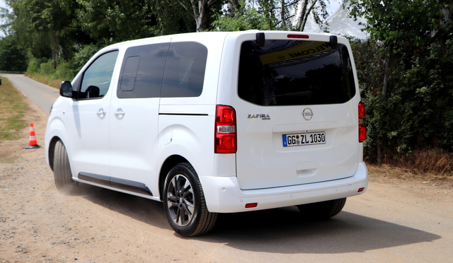 Opel Zafira Life 4k big Opel Zafira Life best specifications