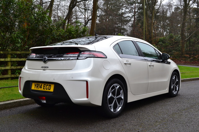 Opel Ampera-e interior big Opel Ampera-e exterior 2017