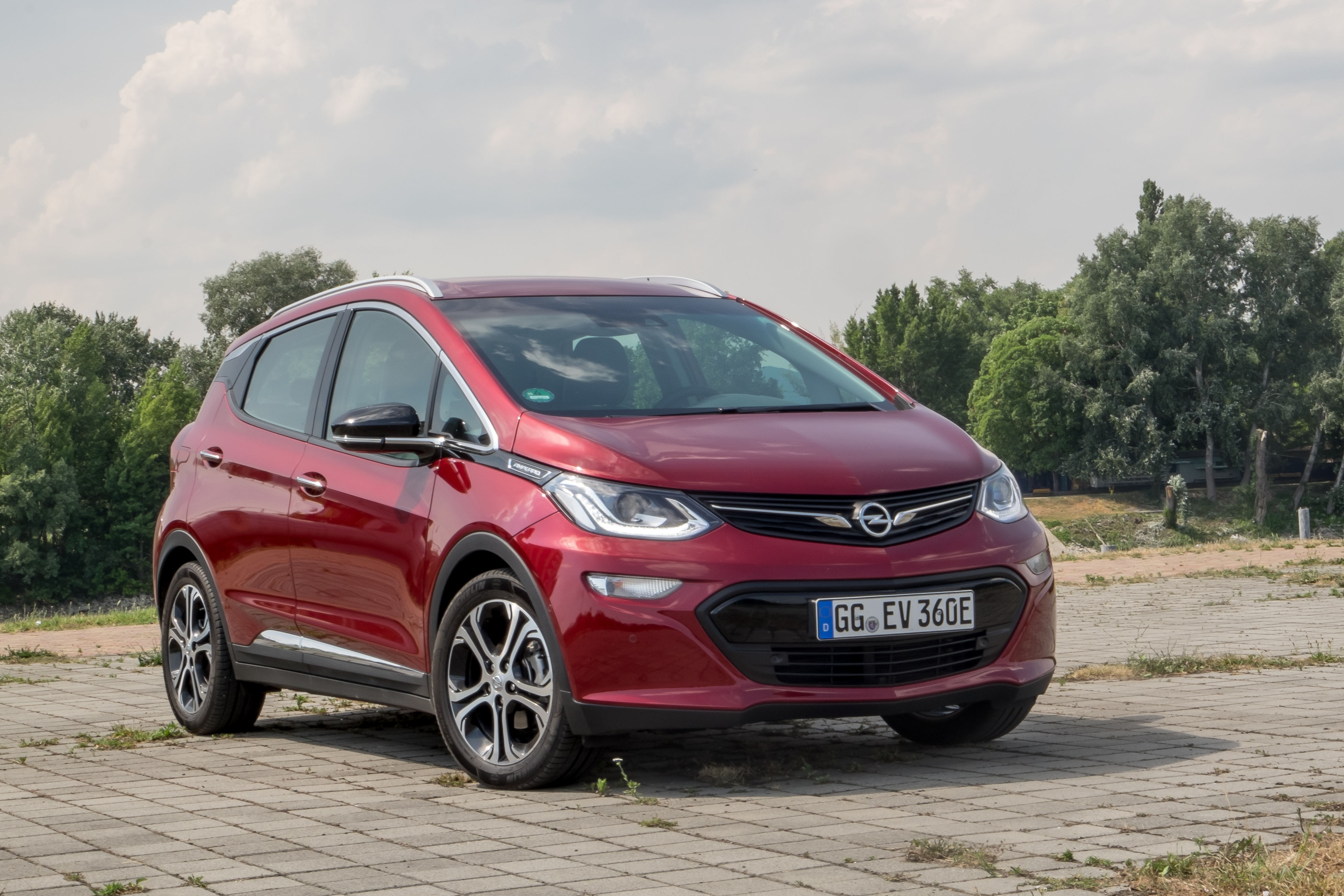 Opel Ampera-e accessories specifications