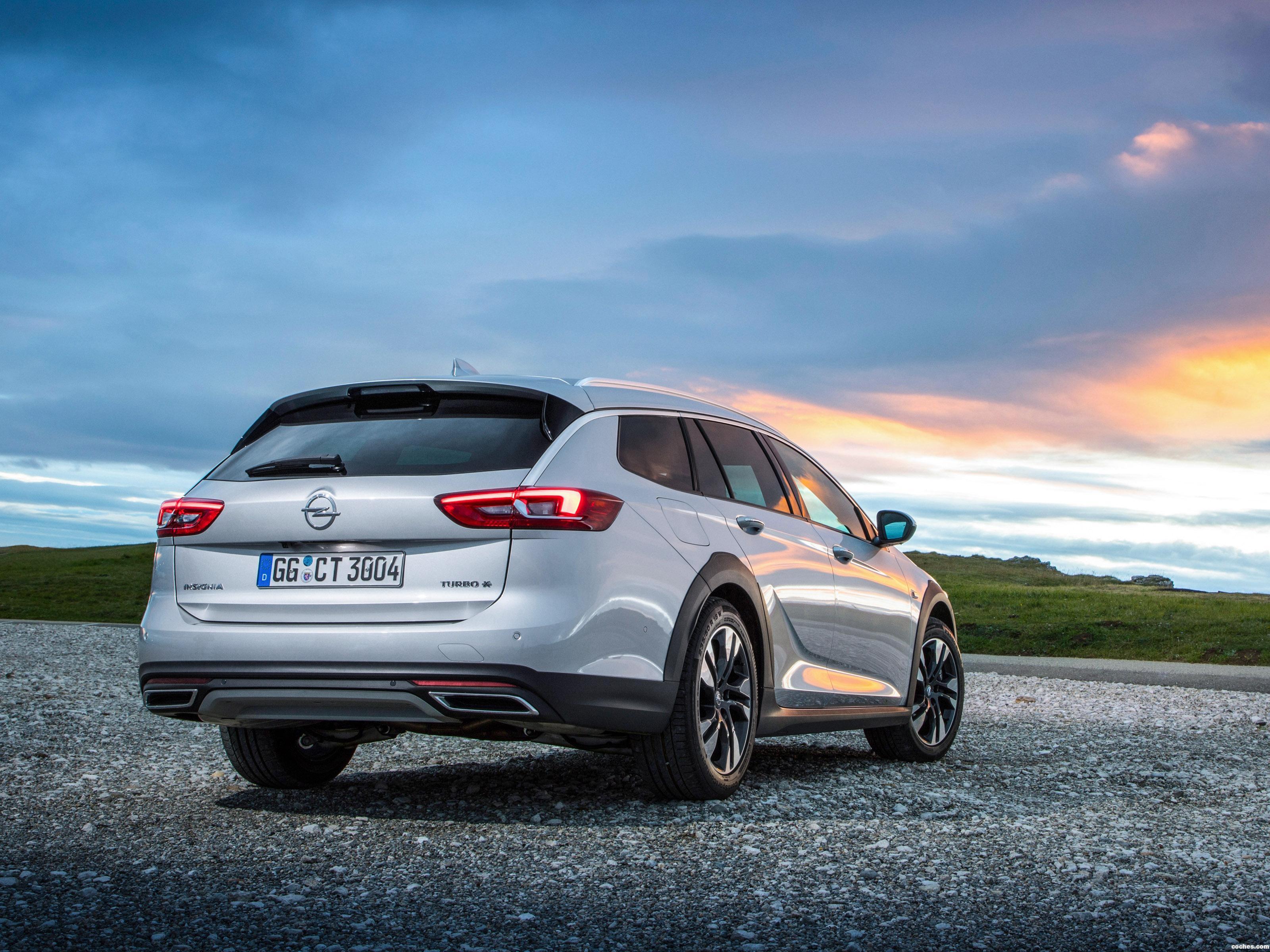 Opel Insignia Country Tourer reviews restyling