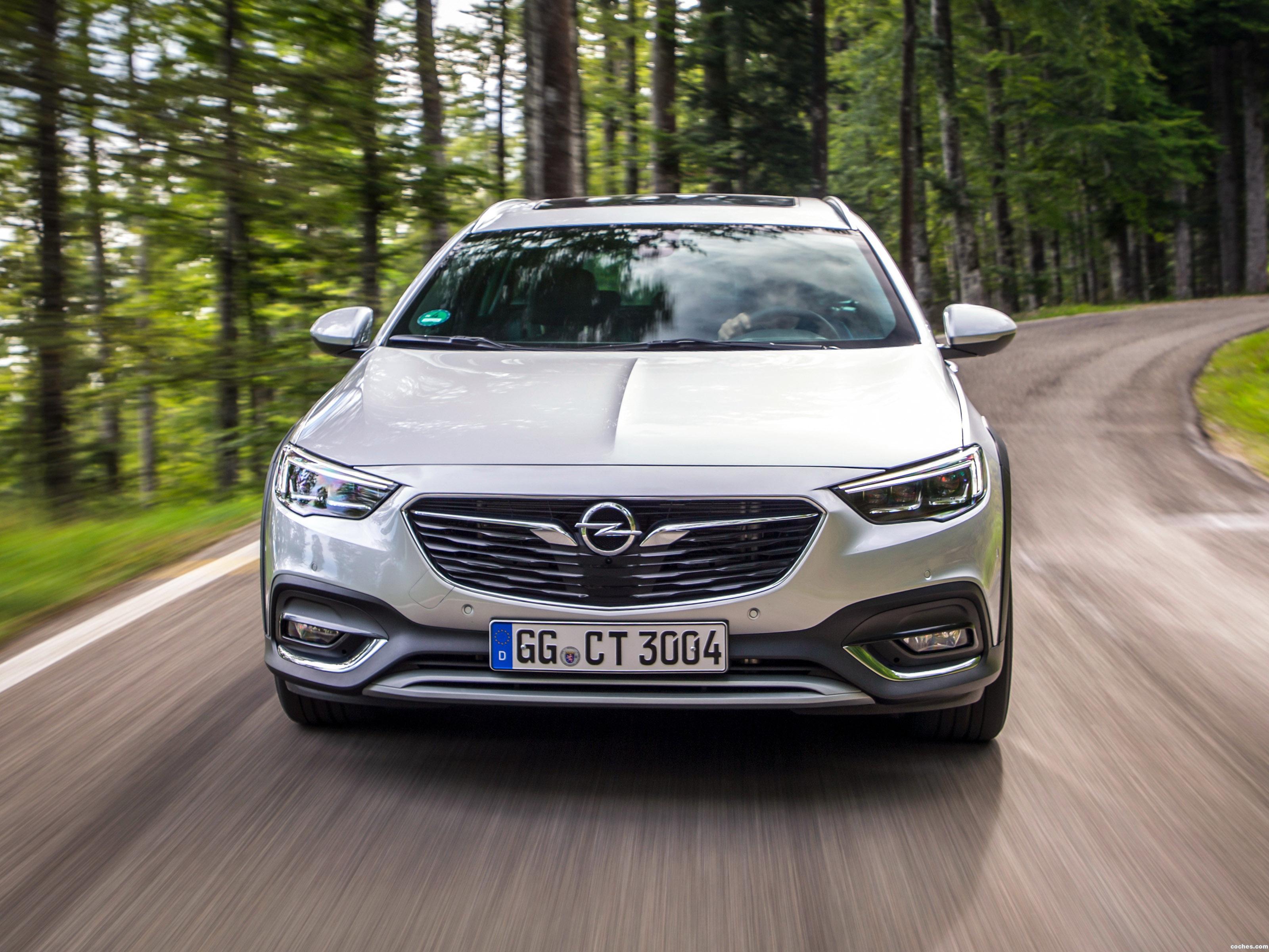 Opel Insignia Country Tourer interior model