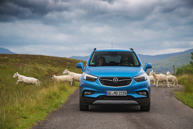 Opel Mokka X 4k 2016 Opel Mokka X suv photo