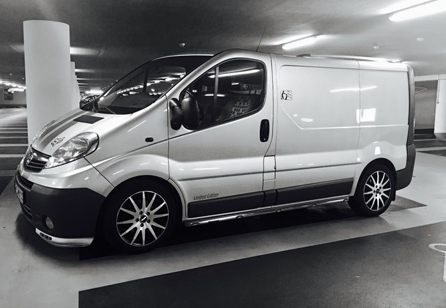 Opel Vivaro Sport Combi minivan specifications Opel Vivaro Sport Combi 4k 2017