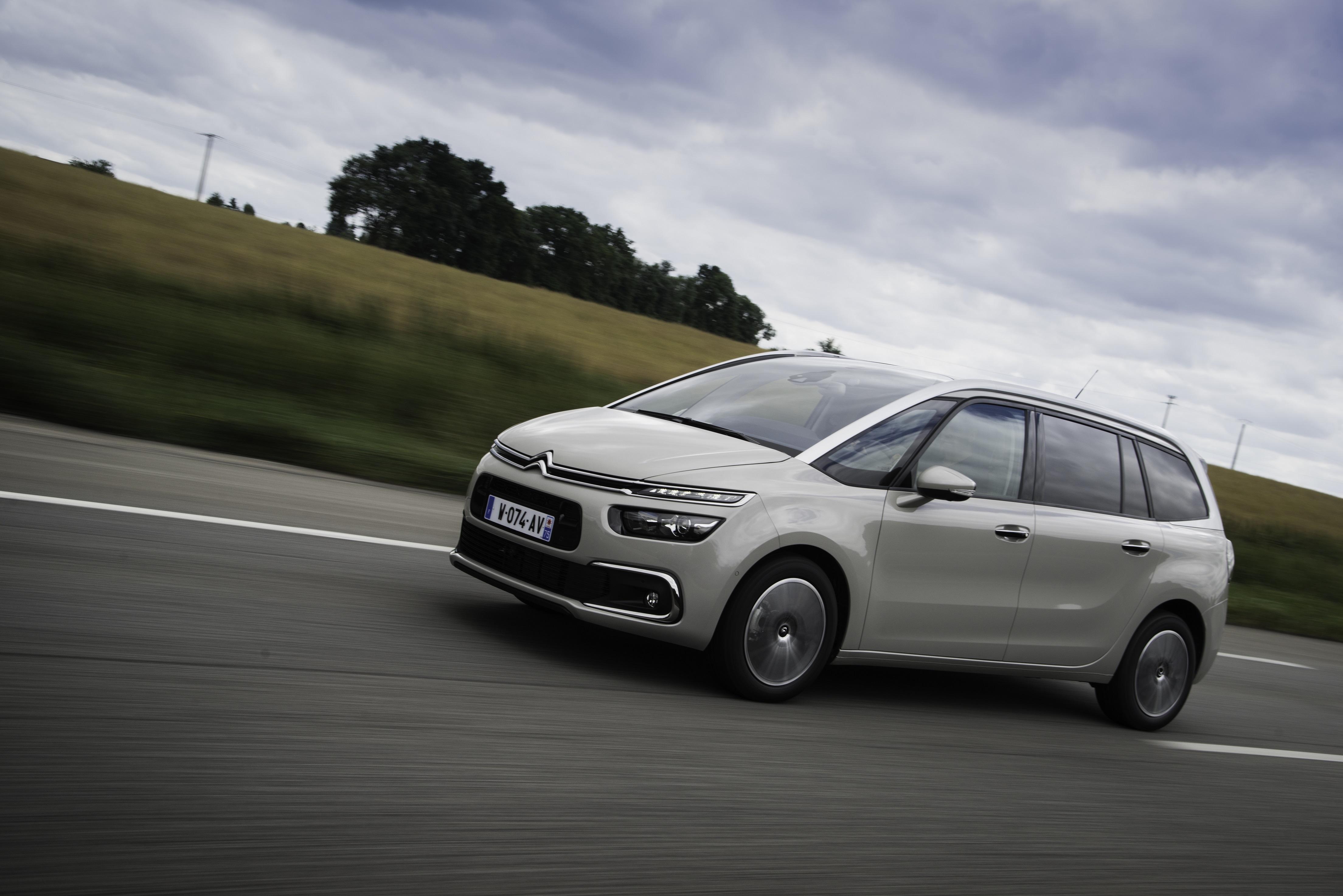 Citroen Grand C4 Picasso 4k restyling