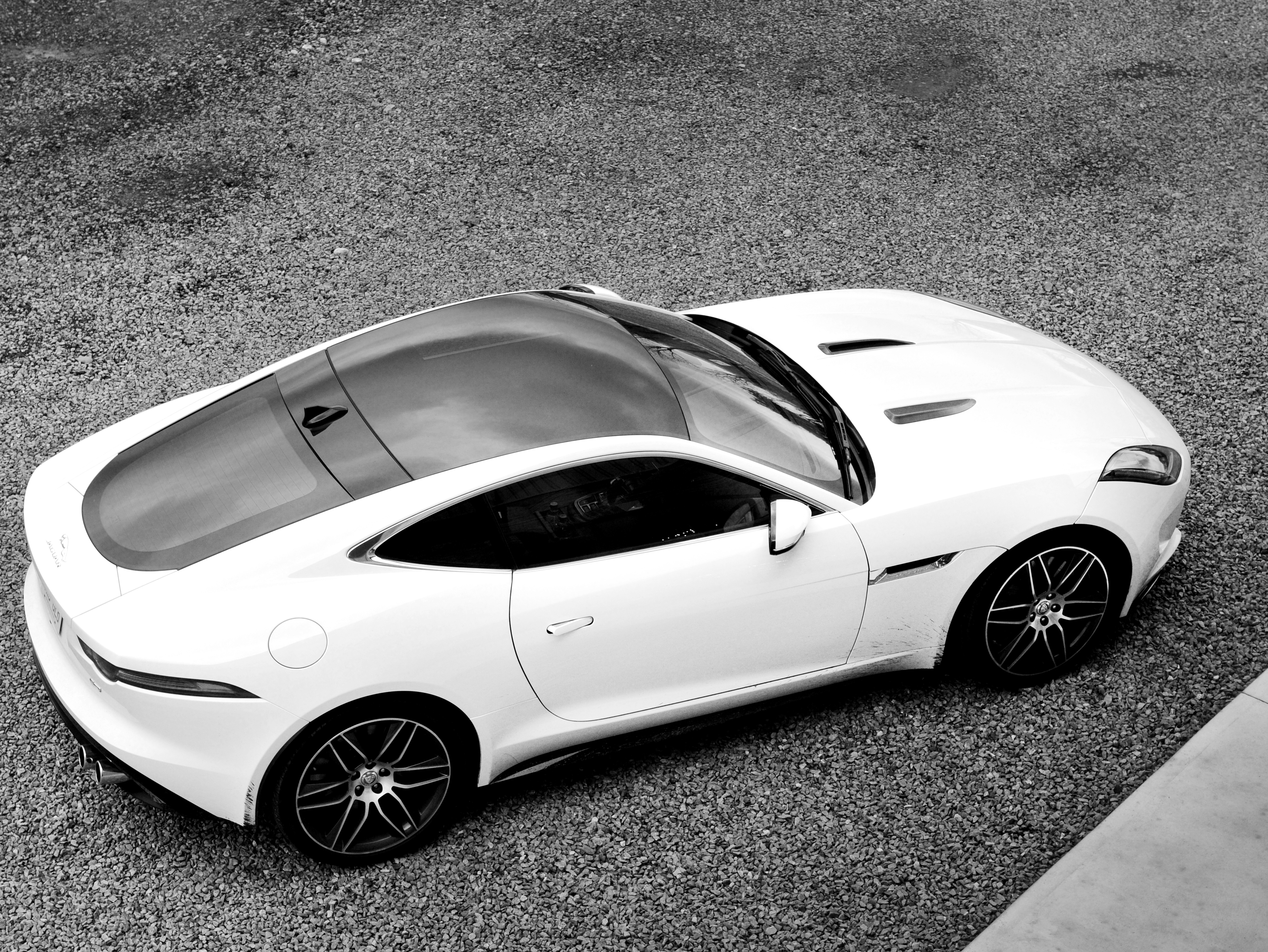 Jaguar F-Type Convertible interior specifications