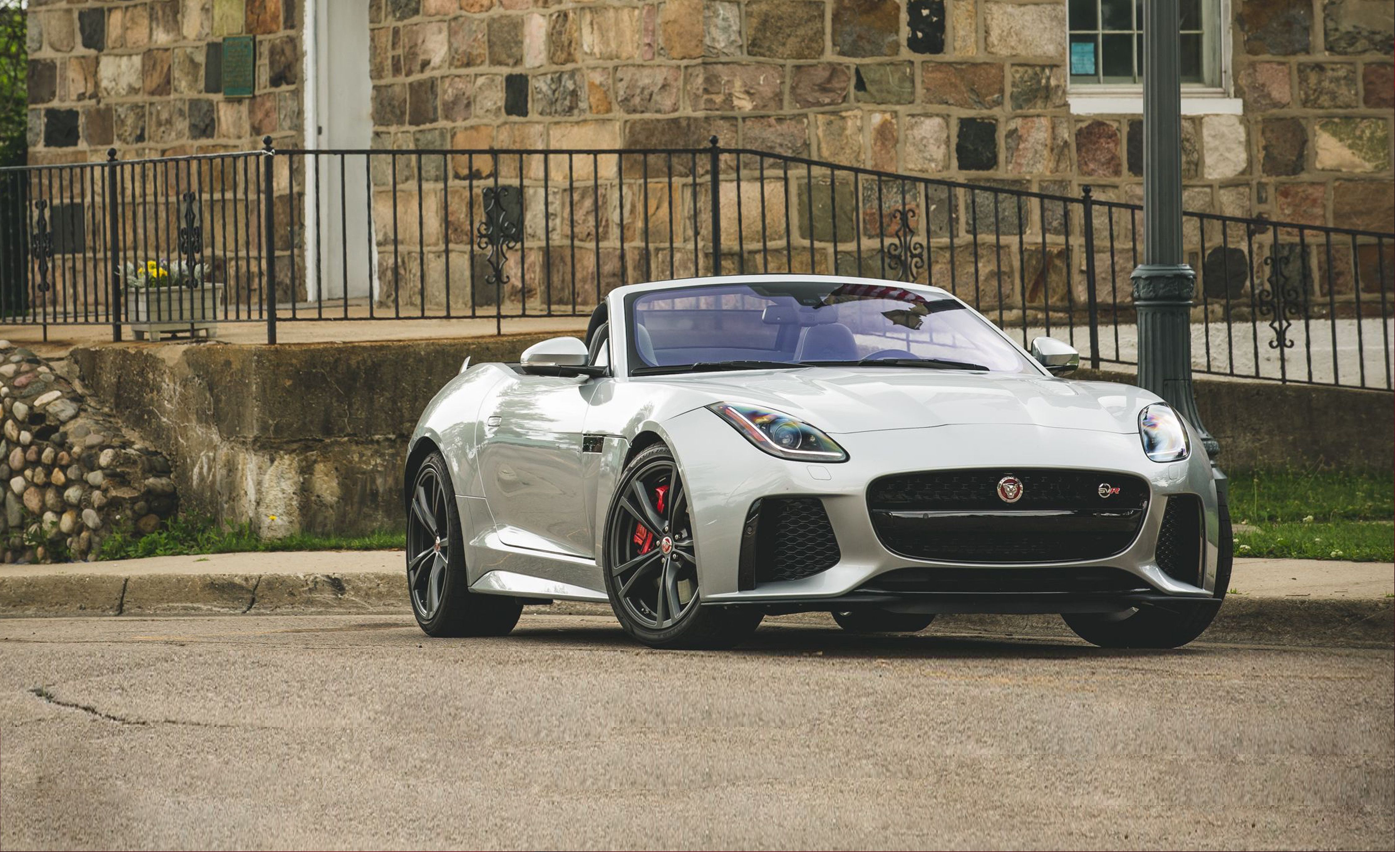 Jaguar F-Type Convertible hd specifications