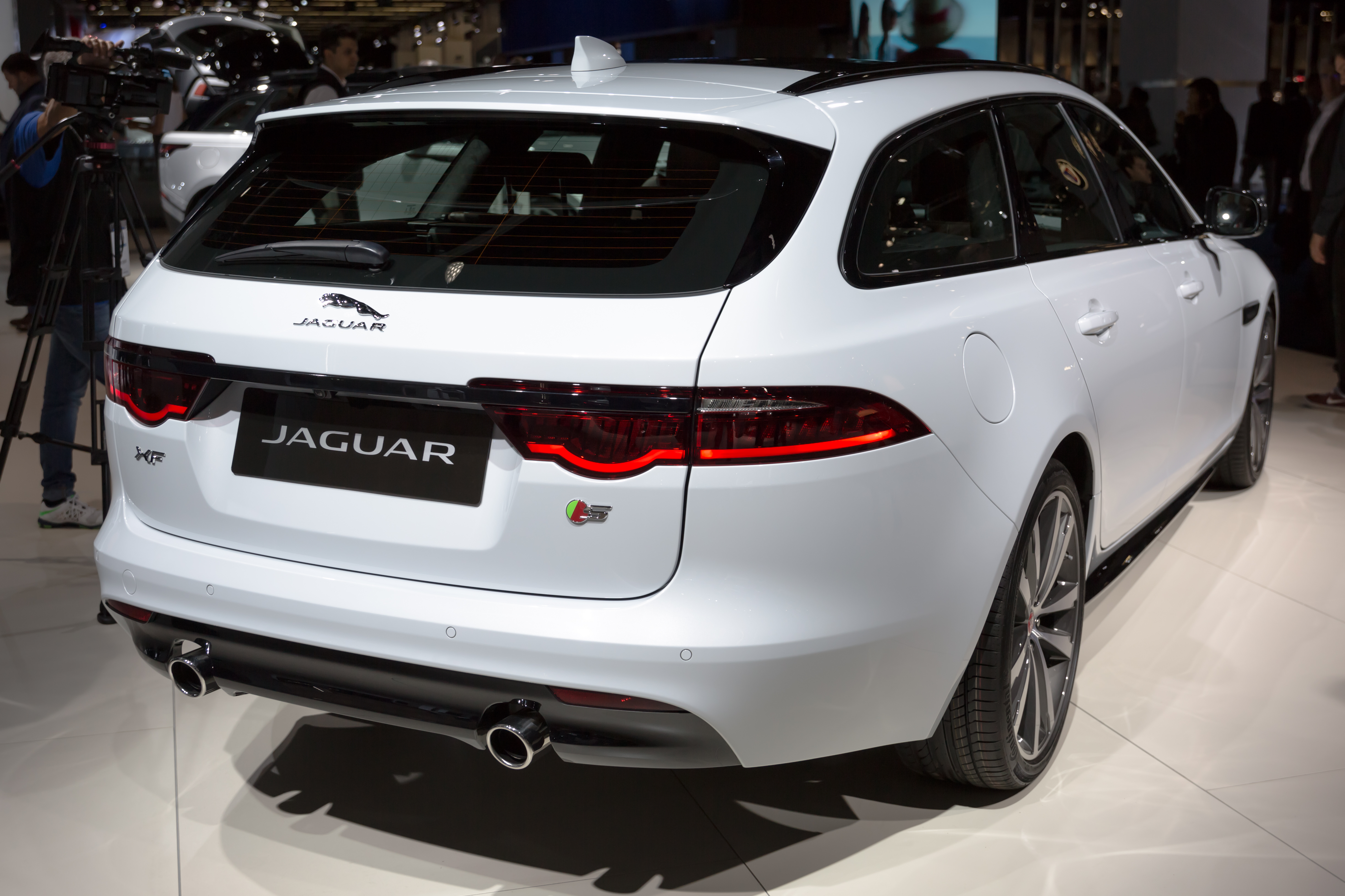 Jaguar XF Sportbrake exterior restyling